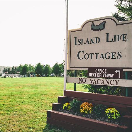 Island Life Cottages Бракли Бийч Екстериор снимка