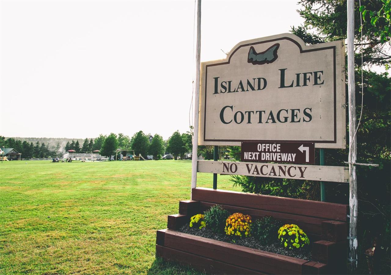 Island Life Cottages Бракли Бийч Екстериор снимка